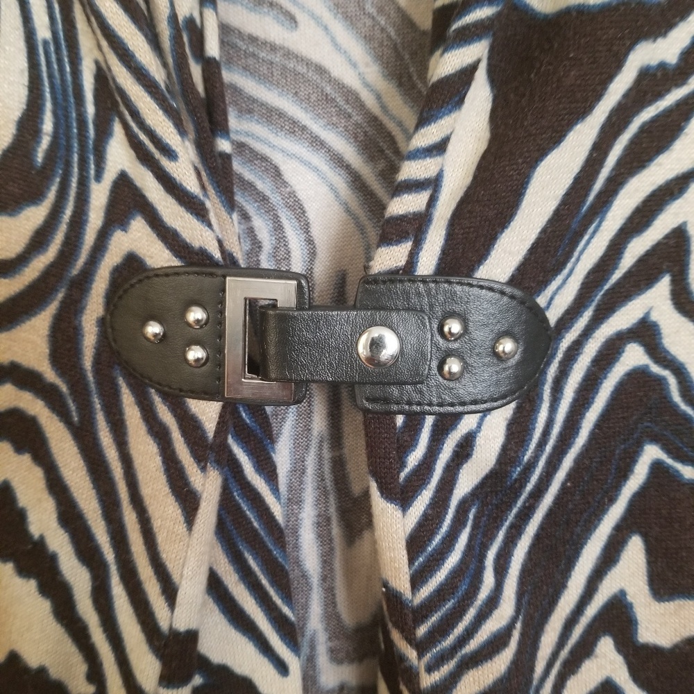 Jacket/Sweater - Picture 2 of 3